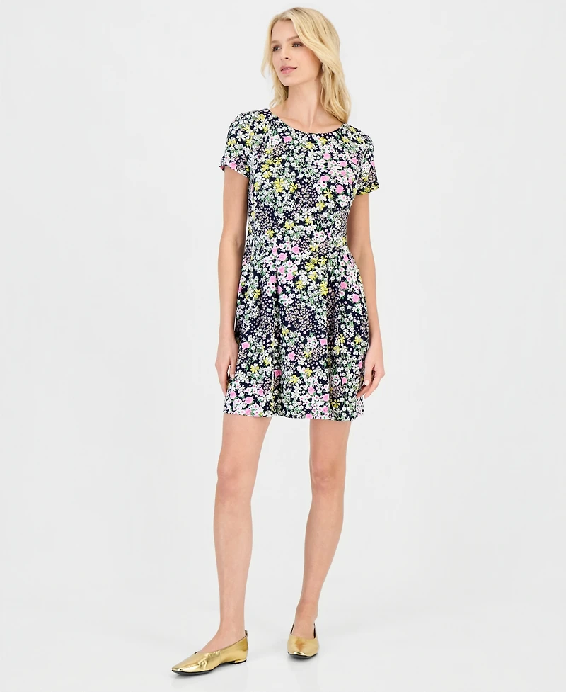 Connected Petite Floral-Print Pintuck Short-Sleeve Dress