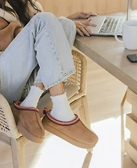 Journee Collection Women's Connway Round Toe Slippers