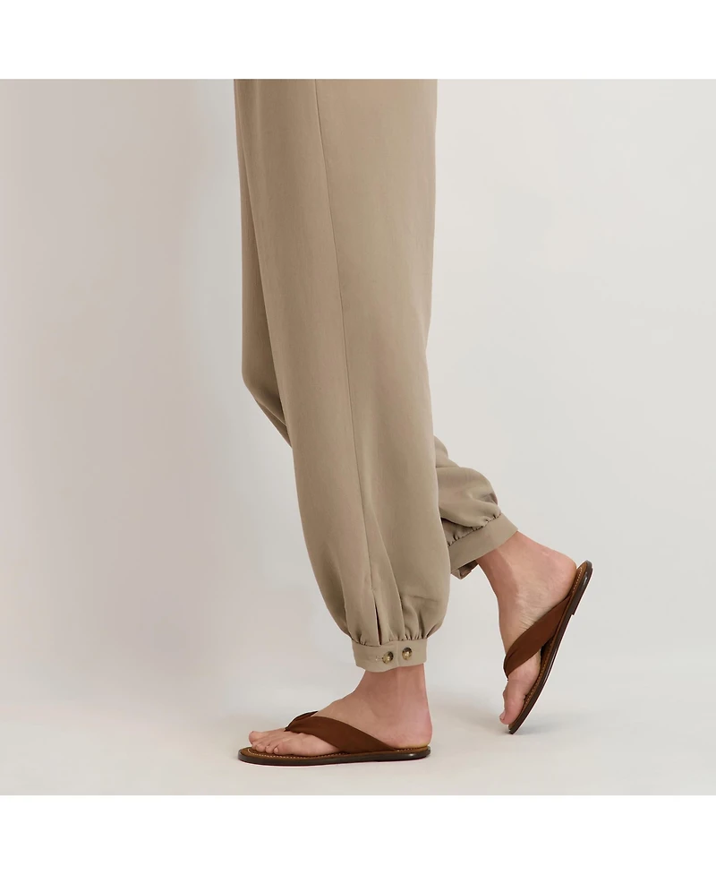 Bernardo Footwear Women's Salt Thong Sandal