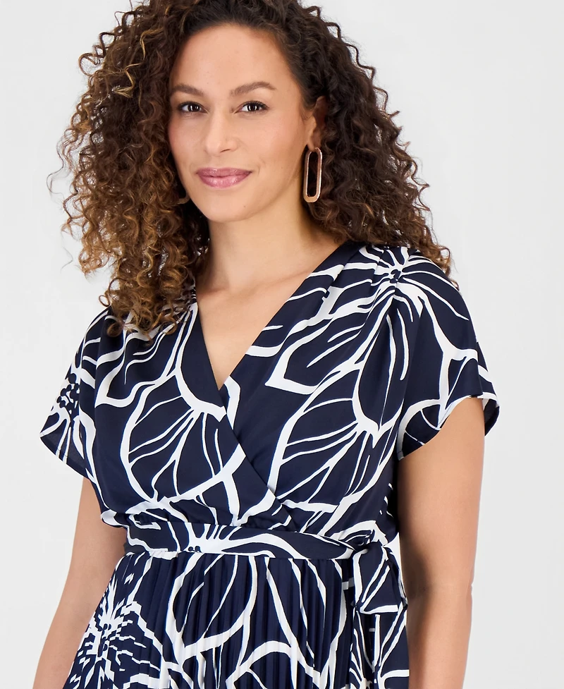 Sandra Darren Women's Printed Surplice-Neck Pleat-Skirt Dress