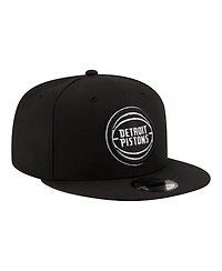 New Era Men's Black/White Detroit Pistons Team 9FIFTY Snapback Hat
