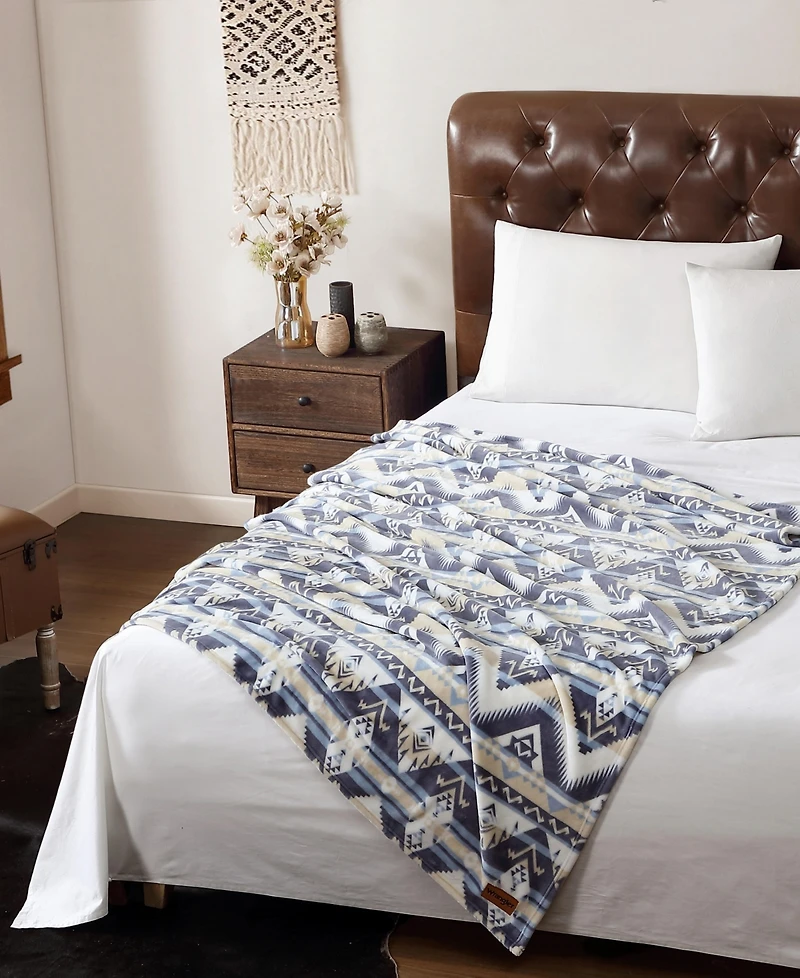 Wrangler Jesse Printed Plush Throw, 70" X 50"