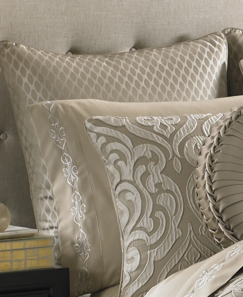 J Queen New York Astoria 4-Pc. Comforter Set