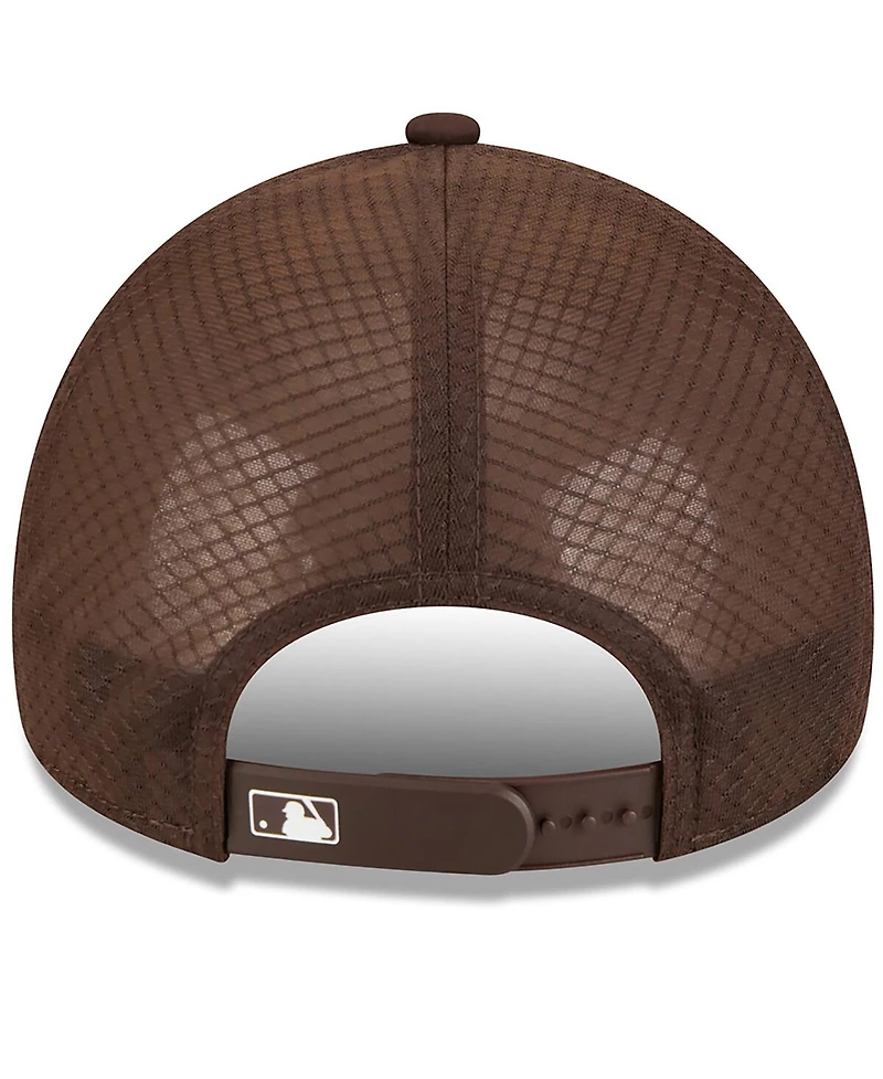New Era Men's Brown San Diego Padres 2026 Batting Practice Alternate Apex 9FORTY Adjustable Hat