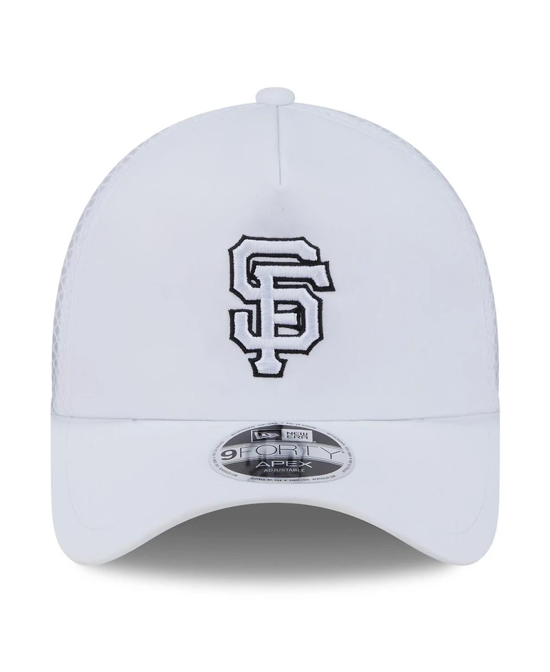 New Era Men's White San Francisco Giants 2026 Batting Practice Apex 9FORTY Adjustable Trucker Hat