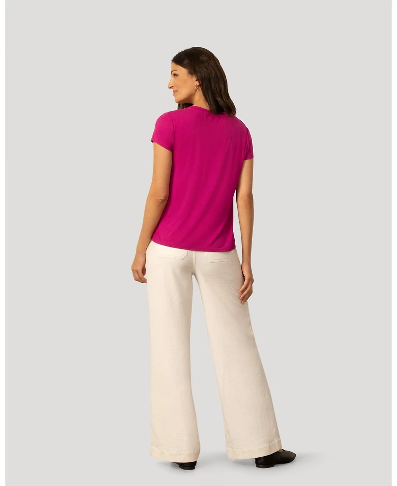Cable & Gauge Women's V neck Patch Pocket Tee