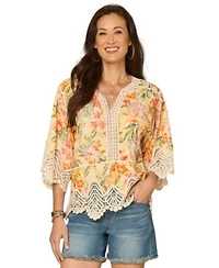 Democracy Womens V Neck Scallop Edge Crochet Top