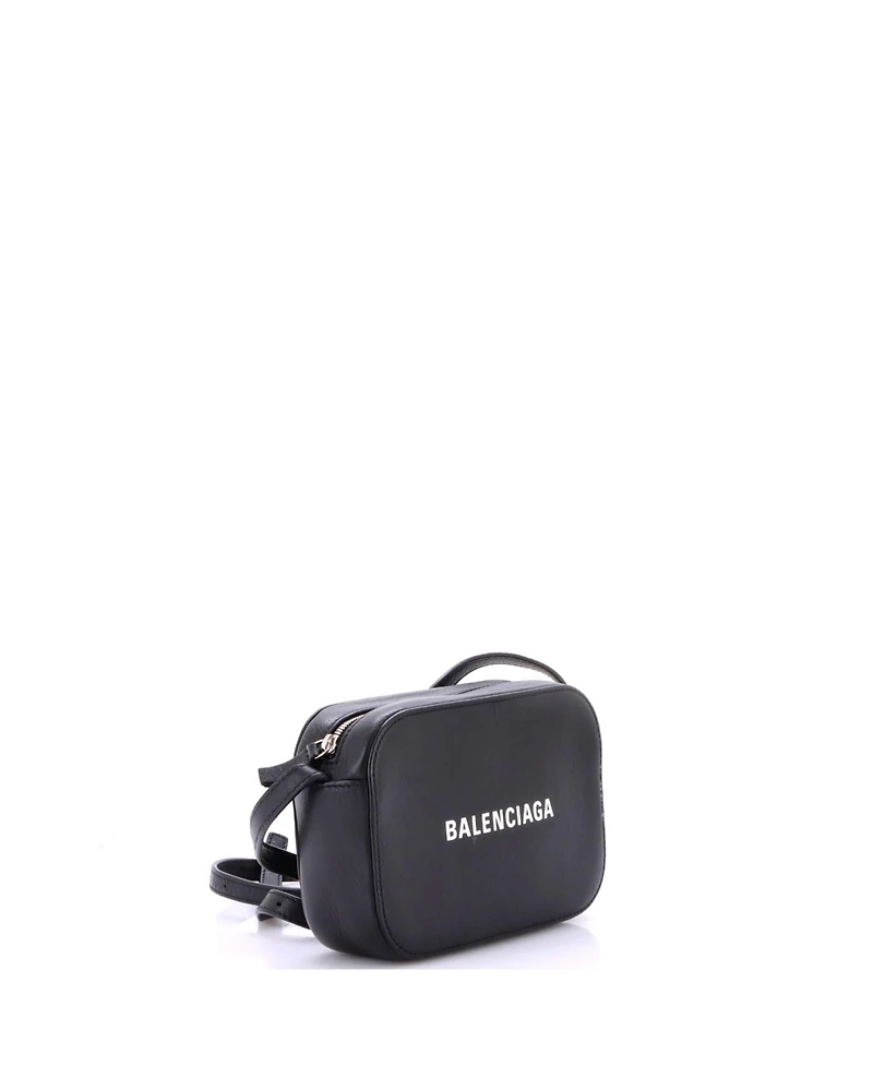 Pre-Owned Balenciaga Xs Everyday Camera Bag Leather