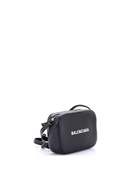 Pre-Owned Balenciaga Xs Everyday Camera Bag Leather