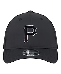 New Era Men's Black Pittsburgh Pirates Metallic 39THIRTY M-Crown Flex Hat