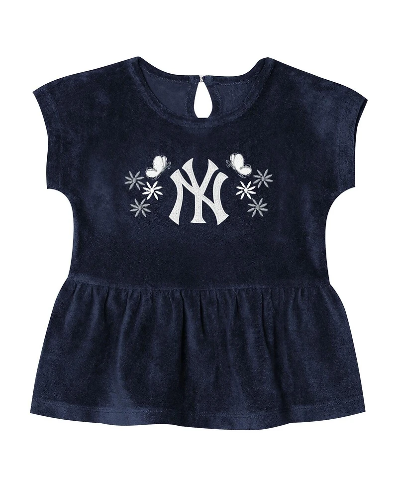 Outerstuff Girls Toddler 2-Piece Navy New York Yankees Hop Base Fashion T-Shirt and Shorts Set