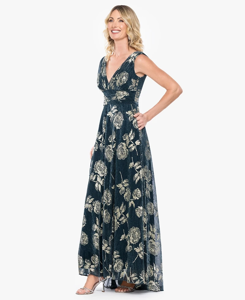Betsy & Adam Women's Sleeveless V-Neck Metallic Floral Gown