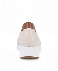 Menina Step Women's Promenade Leather Comfort Flat