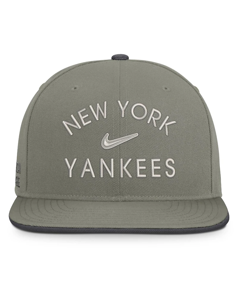 Nike Men's Olive New York Yankees Pro Dri-fit Snapback Hat