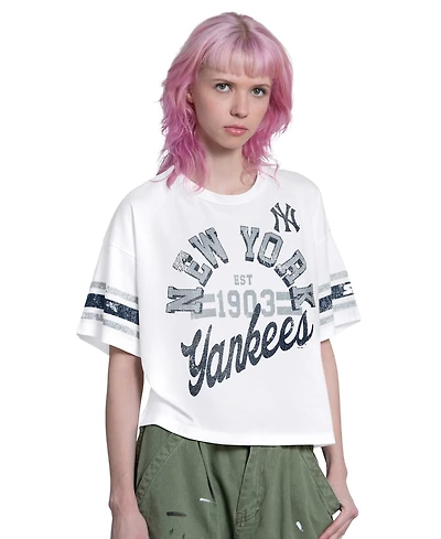 Starter Women's White New York Yankees Cropped Hurry Up Offense T-Shirt