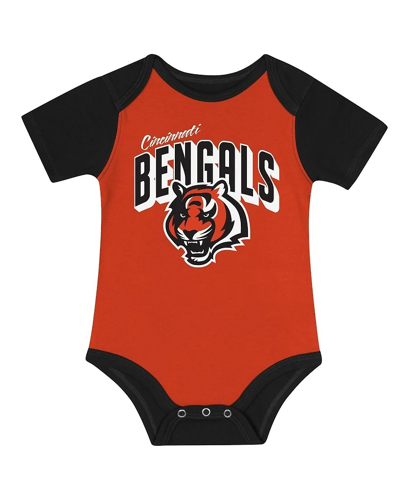 Outerstuff Baby Boys and Girls 2- Piece Cincinnati Bengals Dynamic Duo Bodysuit Bib Knit Hat Set