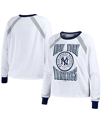 Wear by Erin Andrews Women's White New York Yankees Raglan Long Sleeve T-Shirt