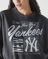 New Era Women's Navy York Yankees Boxy Mineral Wash Dolmen Sleeve Cropped Sweatshirt