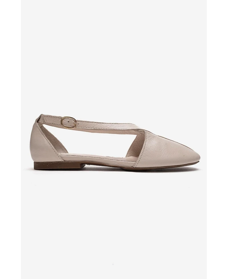Forever & Always Shoes Women's Fable Leather Side Cut Ballet Flat