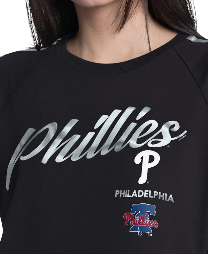 G-iii 4Her by Carl Banks Women's Black Philadelphia Phillies Classic Play Cropped Raglan T-Shirt