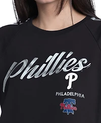 G-iii 4Her by Carl Banks Women's Black Philadelphia Phillies Classic Play Cropped Raglan T-Shirt