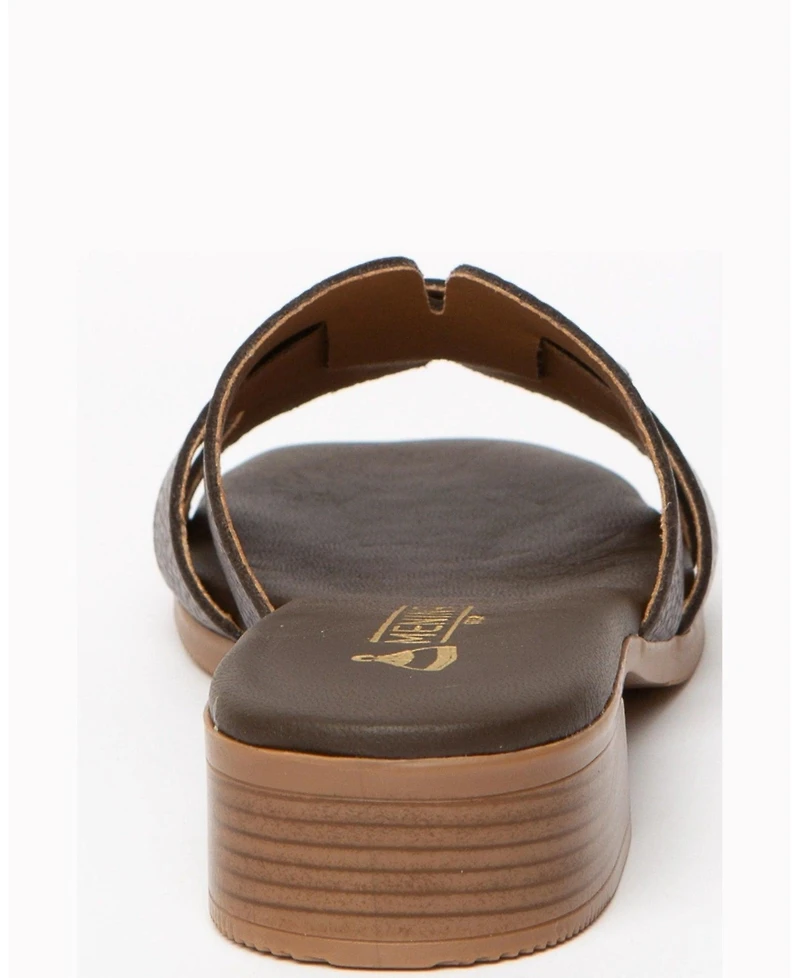 Menina Step Women's Lucila Flat Sandal
