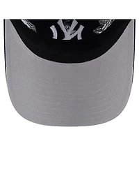 New Era Women's Navy New York Yankees Roses 9TWENTY Adjustable Hat