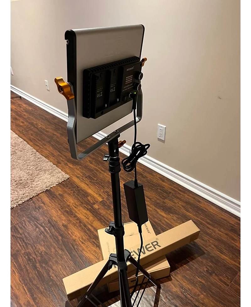 Neewer Led Video Light with 75 inches