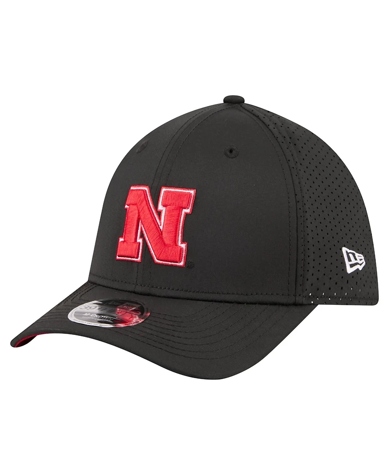New Era Men's Black Nebraska Huskers 39THIRTY M-Crown Flex Fit Hat
