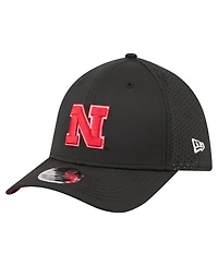 New Era Men's Black Nebraska Huskers 39THIRTY M-Crown Flex Fit Hat