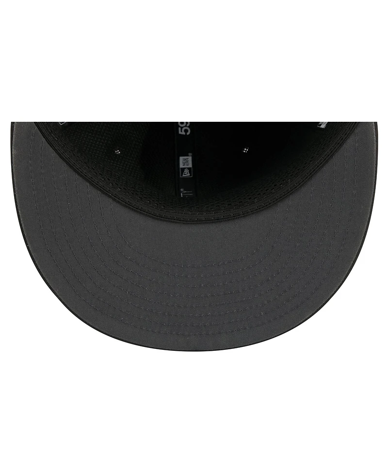 New Era Men's Black New England Patriots 2026 Sideline 59FIFTY Fitted Hat