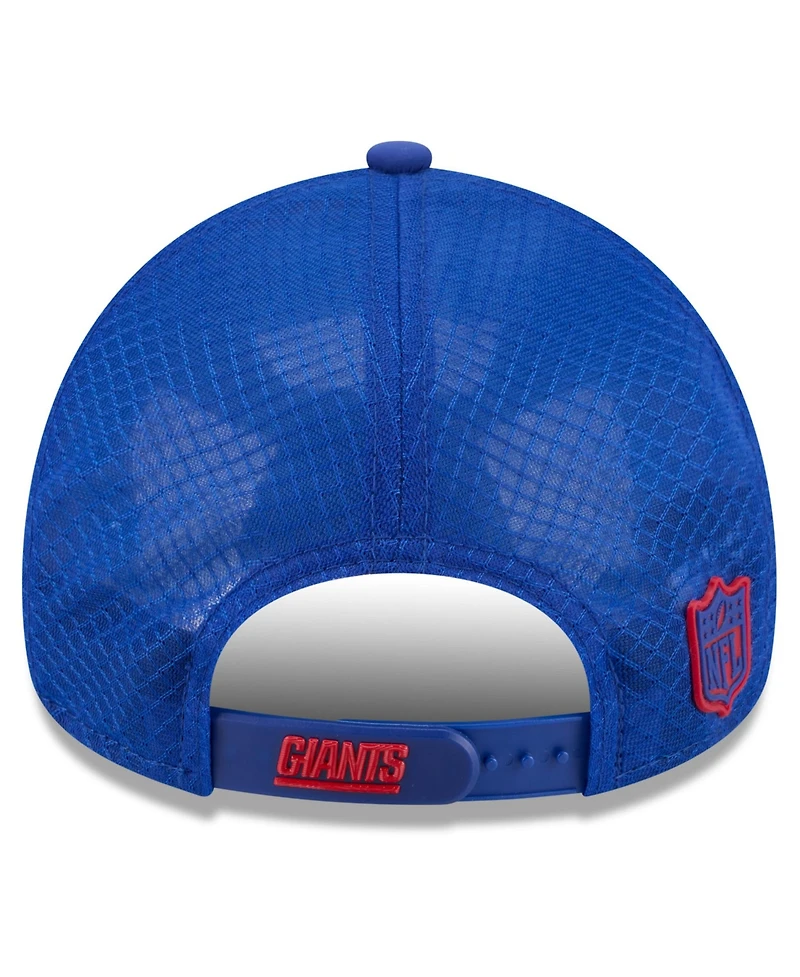 New Era Men's Royal New York Giants 2026 Sideline Apex 9FORTY Adjustable Trucker Hat