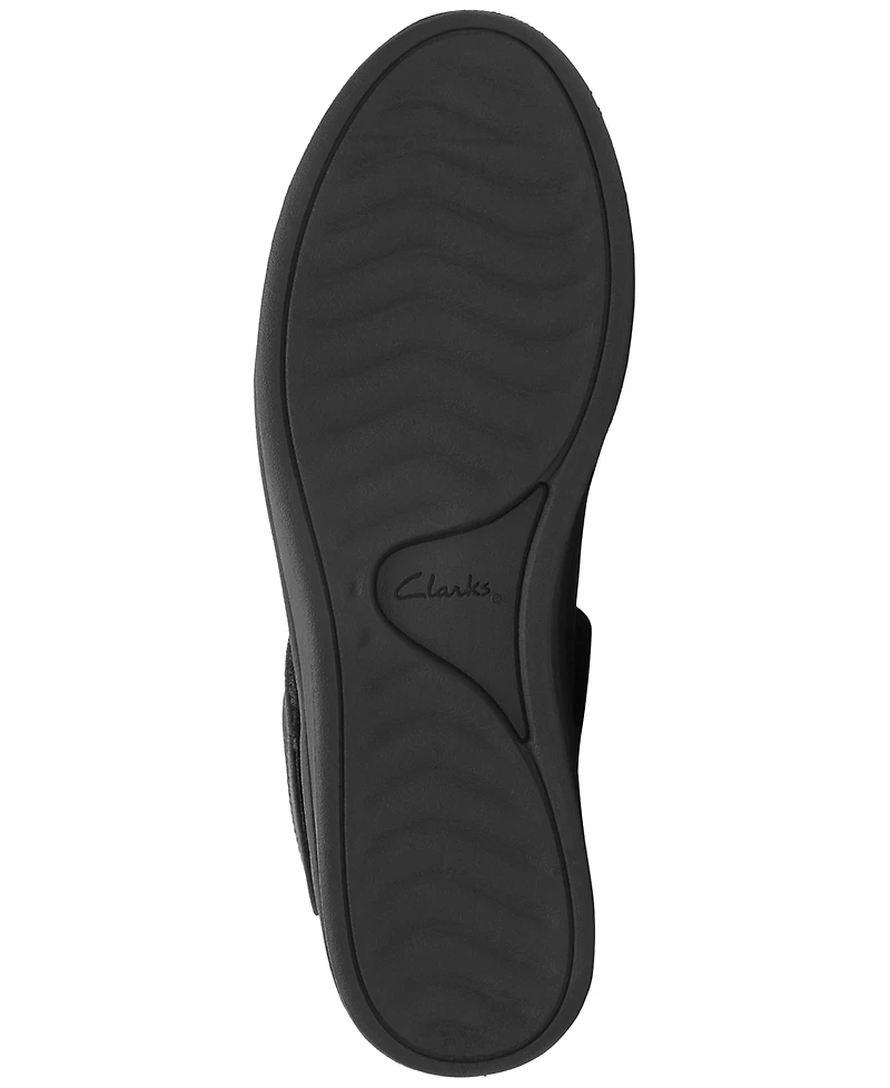 Clarks Cloudsteppers Women's Breeze Faye Round Toe Booties