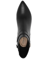Clarks Collection Women's Tammitha Nora pointed Toe Booties