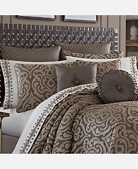 J Queen New York Astoria 4-Pc. Comforter Set
