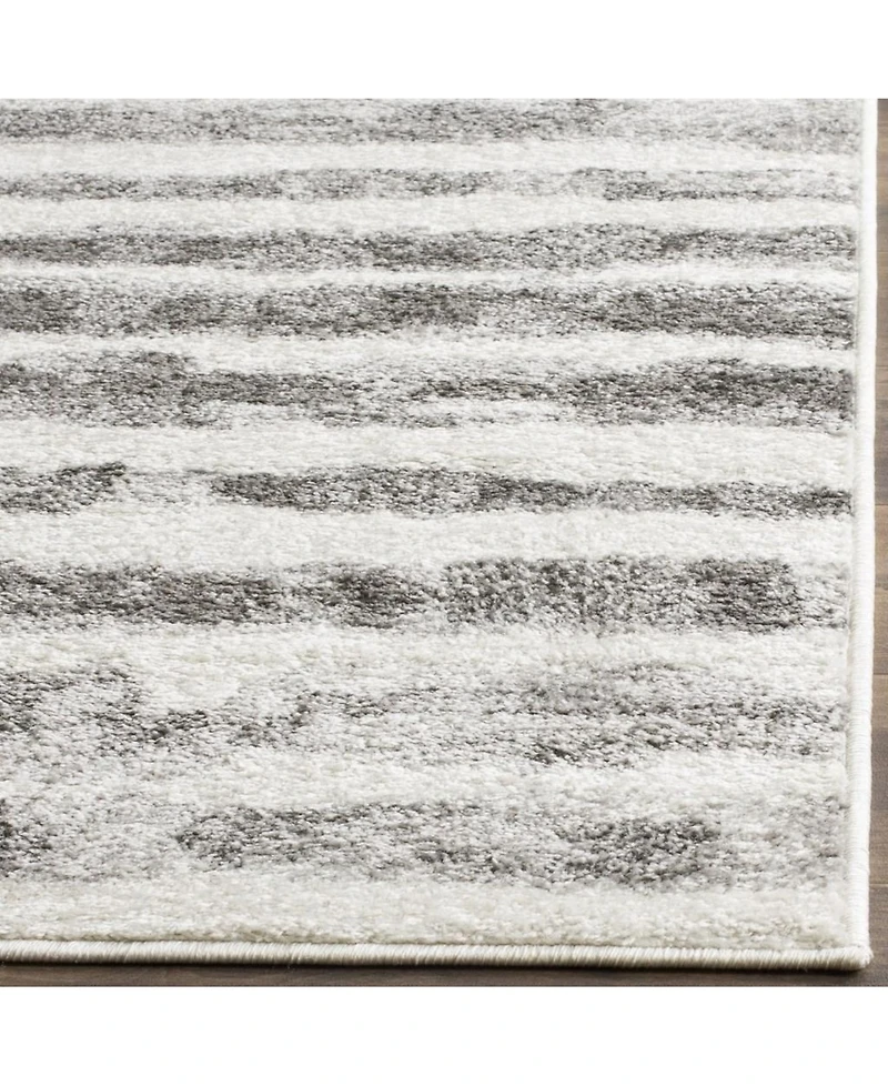 Safavieh Adirondack 126 Ivory and Charcoal 5'1" x 7'6" Area Rug