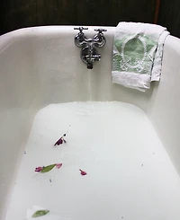 Dot & Lil Peony Olive Milk Bath