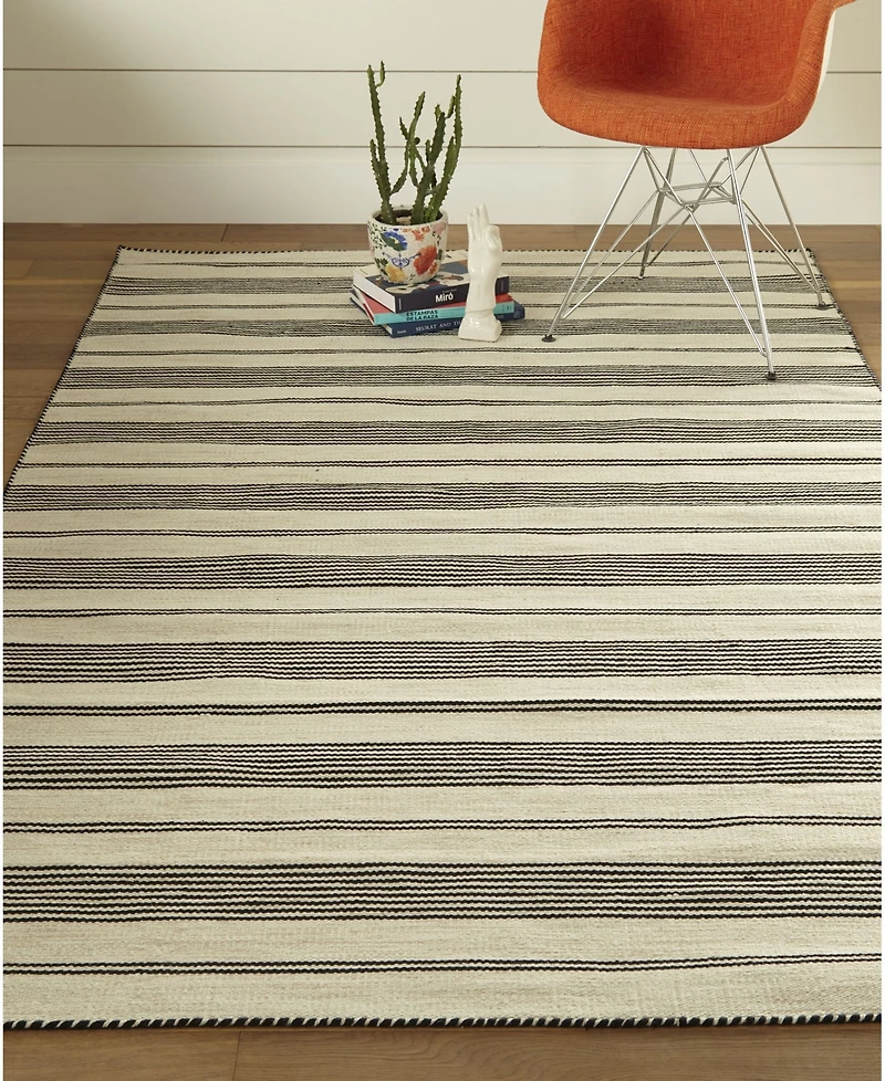 Feizy Duprine R0560 Black 4' x 6' Area Rug