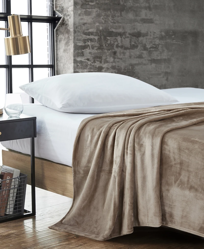 Kenneth Cole Reaction Solid Ultra Soft Plush Blanket
