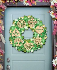 Designocracy Irish Symbols Wood Wreath Door Hanger