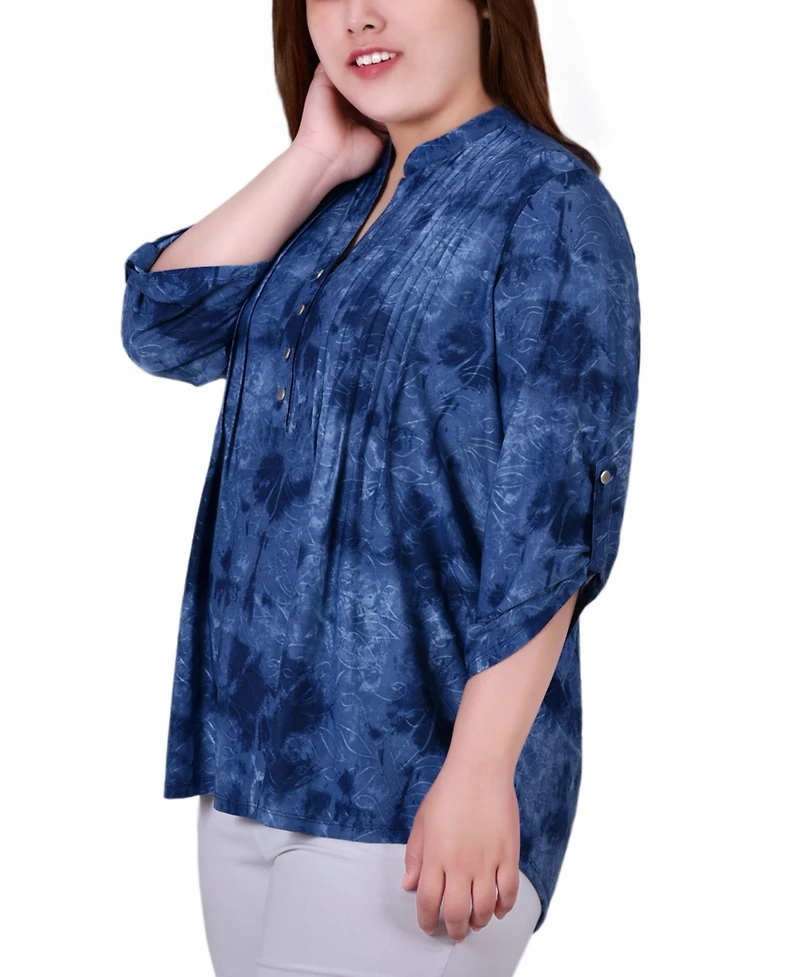 Plus 3/4 Roll Tab Sleeve Y-Neck Top