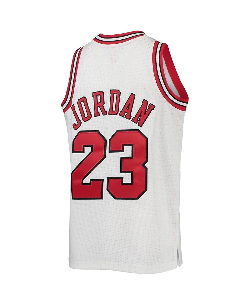 Big Boys Mitchell & Ness Michael Jordan White Chicago Bulls 1997-98 Hardwood Classics Authentic Jersey