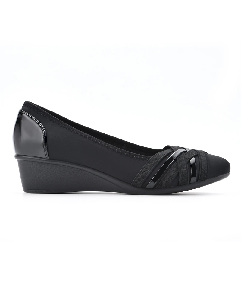 Cliffs by White Mountain Women's Bowie Wedge Shoe