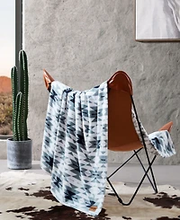 Wrangler Navajo Ultra Soft Plush Fleece Reversible Throw