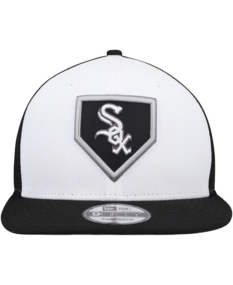 Men's New Era White, Black Chicago White Sox 2022 Clubhouse Trucker 9Fifty Snapback Hat
