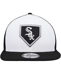 Men's New Era White, Black Chicago White Sox 2022 Clubhouse Trucker 9Fifty Snapback Hat