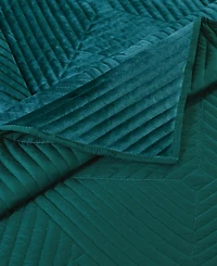 Greenland Home Fashions Riviera Velvet Finely Stitched Quilted Throw, 50"x60"