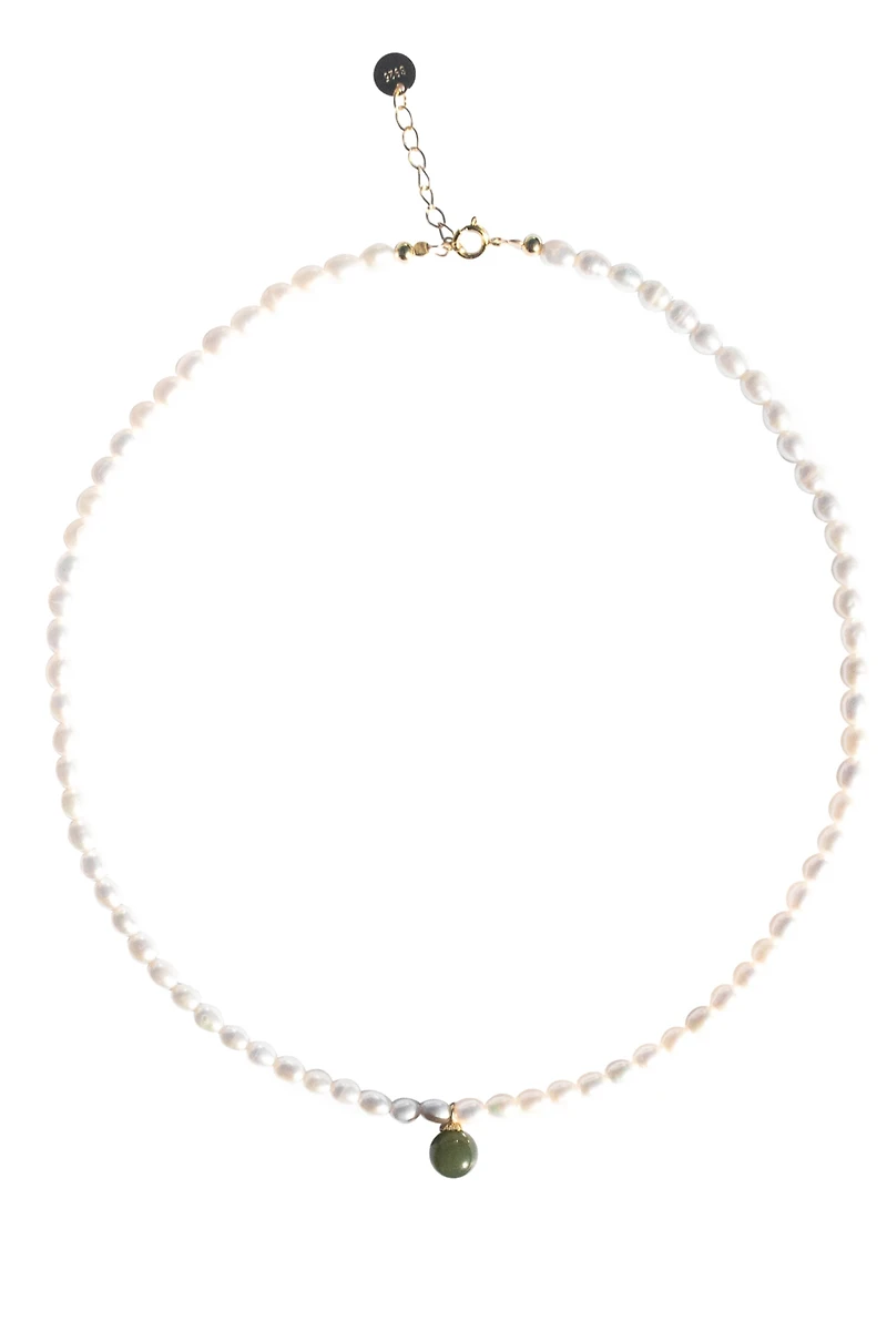 Belle — Pearl and green jade choker