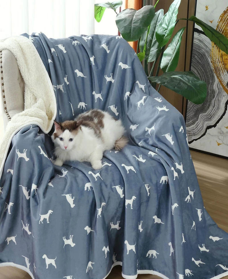 Happycare Textiles Advanced Water Resistant Pets Print Comfort Throw, 50" x 60"