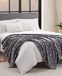 Lucky Brand Floral Tossed Blooms Plush Throw, 50" x 70"
